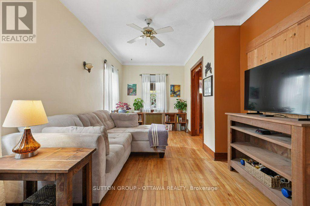 23 Pinehurst Avenue, Ottawa, ON