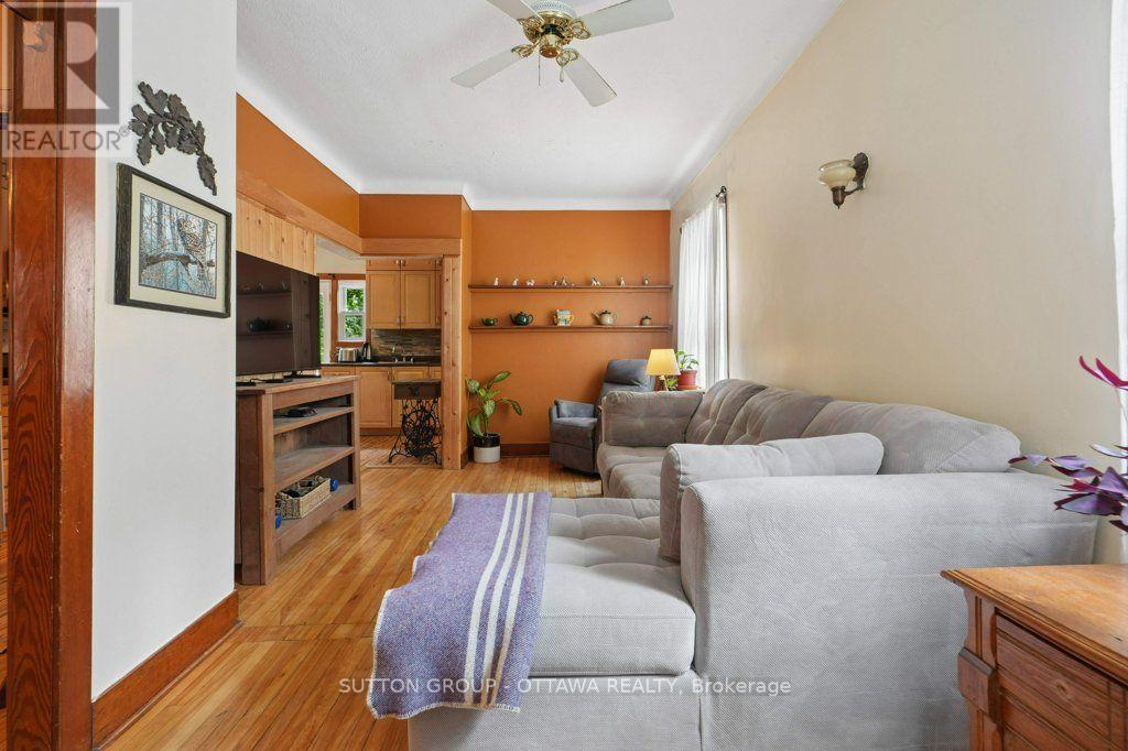 23 Pinehurst Avenue, Ottawa, ON