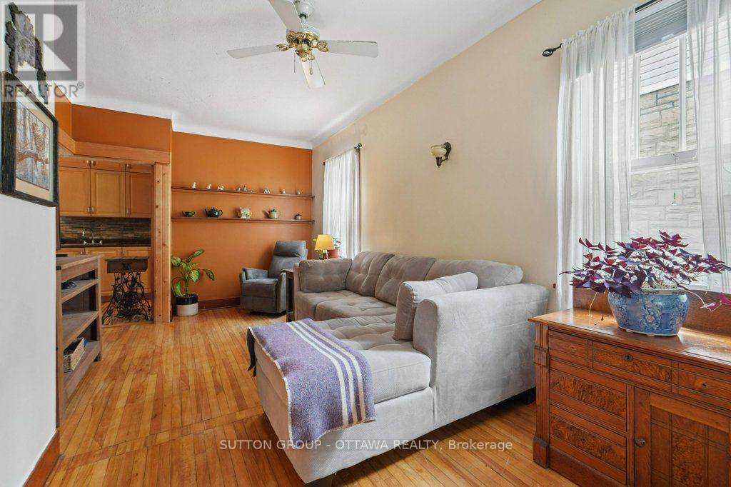 23 Pinehurst Avenue, Ottawa, ON