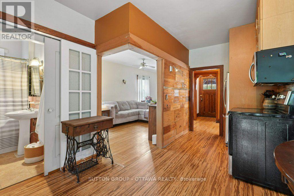 23 Pinehurst Avenue, Ottawa, ON