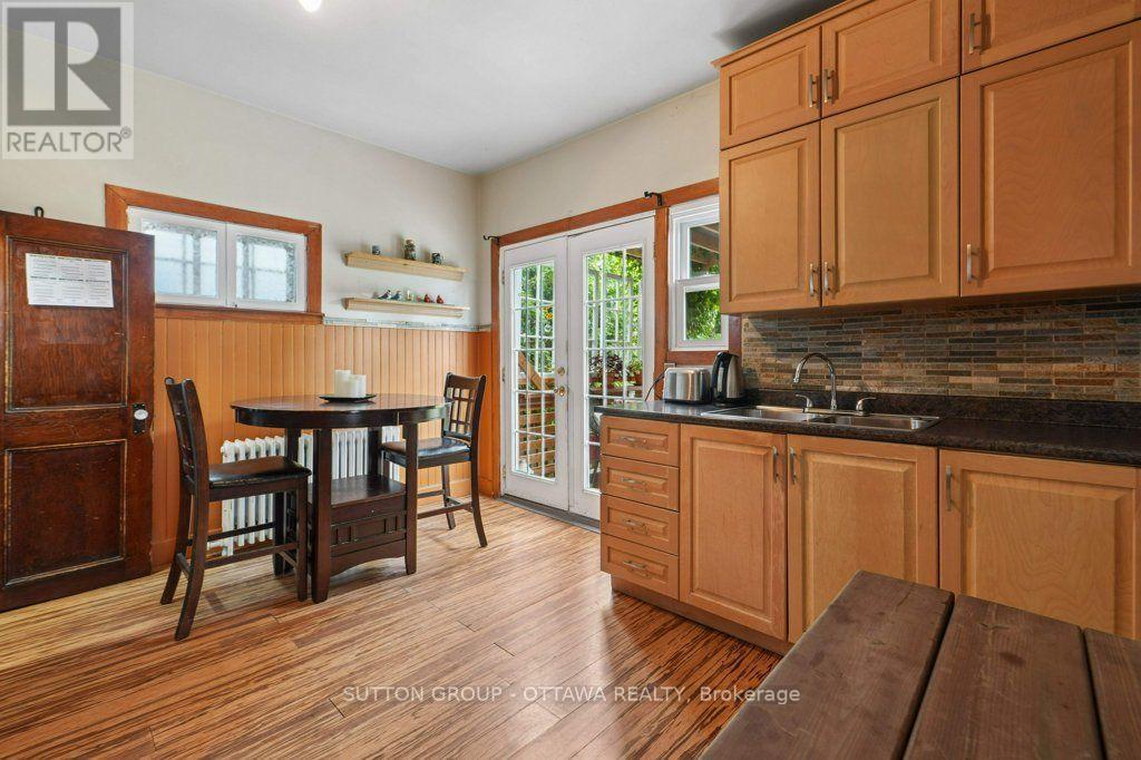 23 Pinehurst Avenue, Ottawa, ON