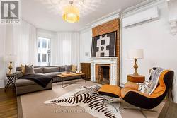 24 MANNING AVENUE Toronto, ON M6J 2K4