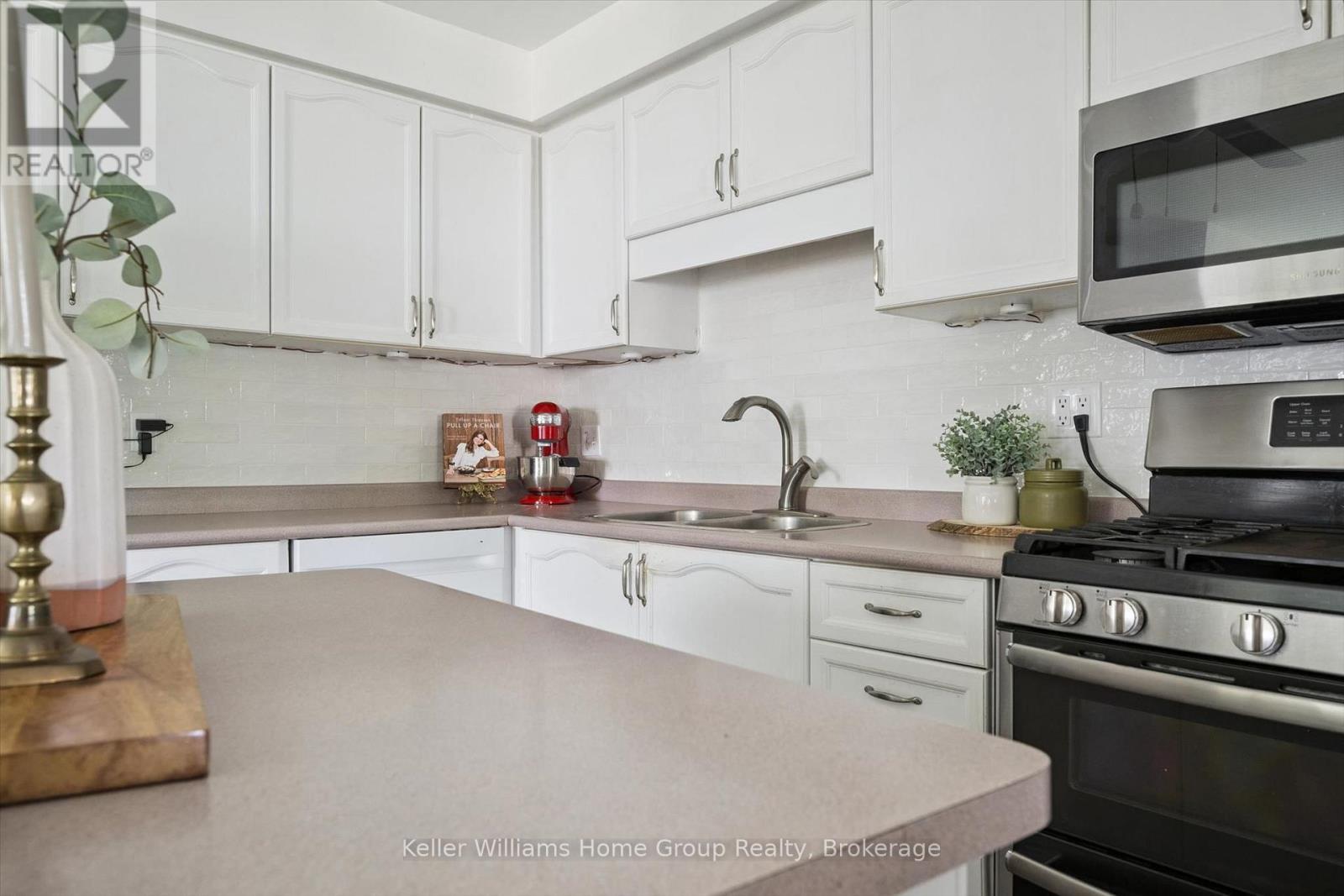 154 Shadow Wood Court, Waterloo, ON