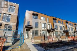 122 GREEN GARDENS BOULEVARD Toronto, ON M6A 0E5