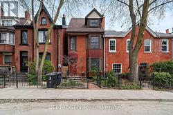 111 SEATON STREET Toronto, ON M5A 2T2