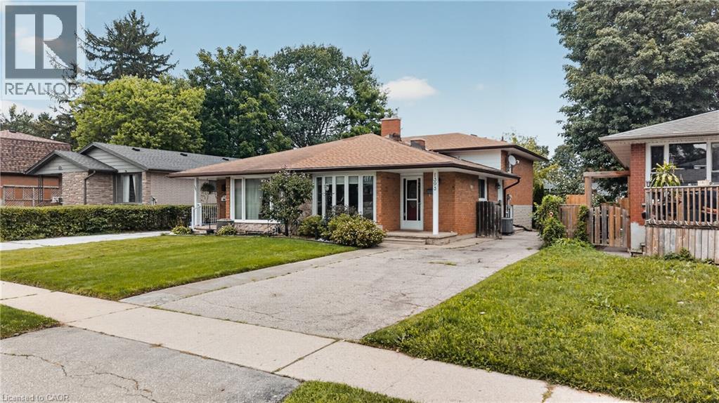 1393 Pineview Avenue, Cambridge, ON