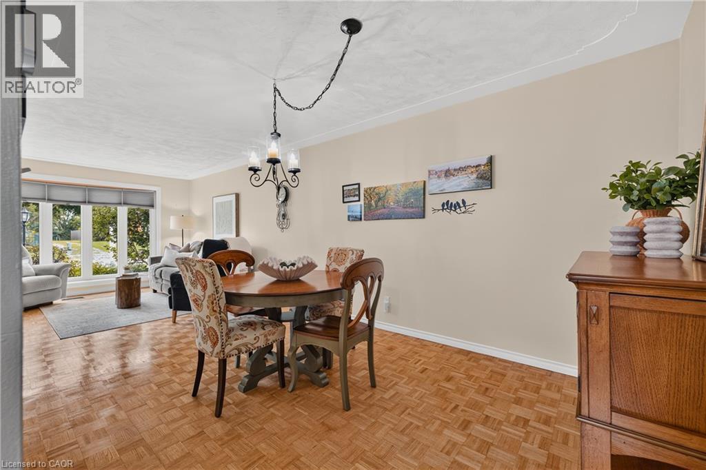 1393 Pineview Avenue, Cambridge, ON