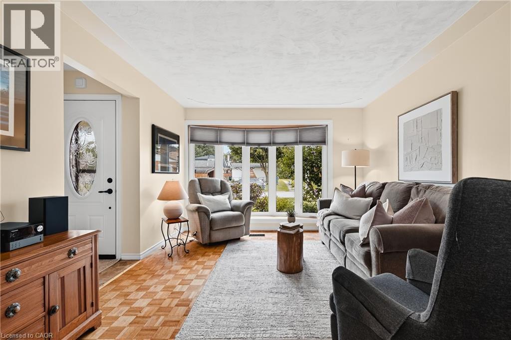 1393 Pineview Avenue, Cambridge, ON