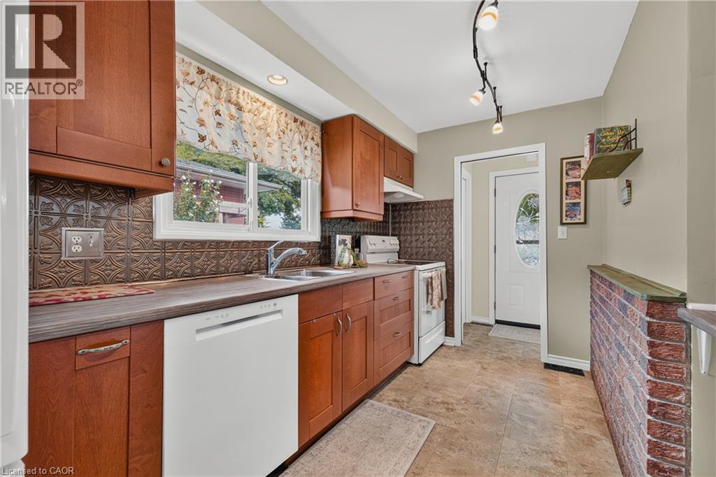 1393 Pineview Avenue, Cambridge, ON