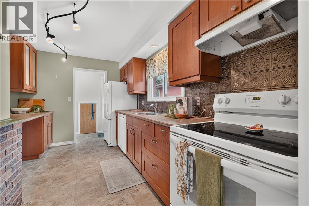 1393 Pineview Avenue, Cambridge, ON