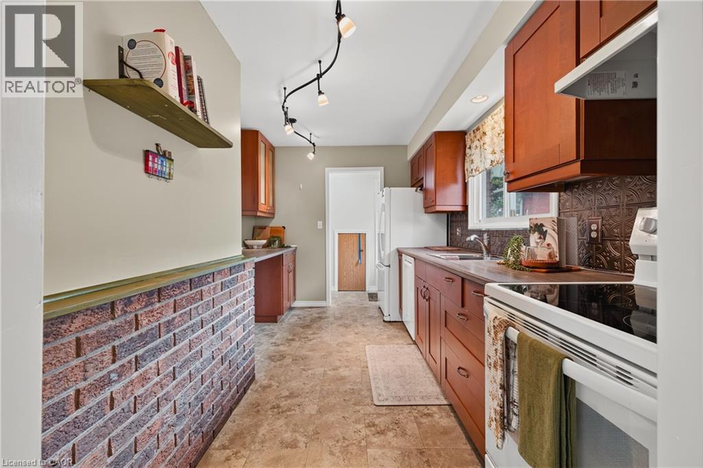 1393 Pineview Avenue, Cambridge, ON