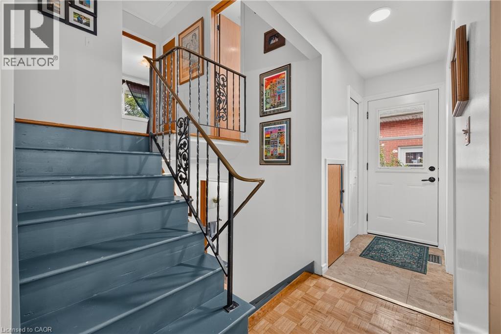 1393 Pineview Avenue, Cambridge, ON