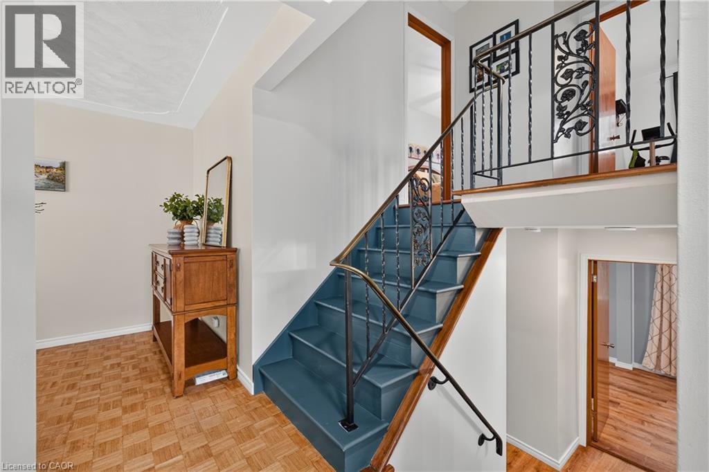 1393 Pineview Avenue, Cambridge, ON