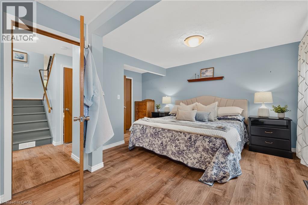 1393 Pineview Avenue, Cambridge, ON