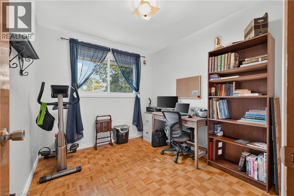 1393 Pineview Avenue, Cambridge, ON