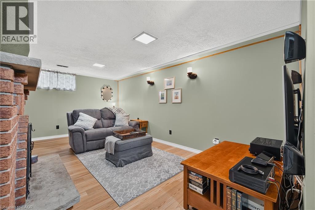 1393 Pineview Avenue, Cambridge, ON