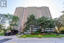 #1906 - 240 SCARLETT ROAD Toronto, ON M6N 4X4