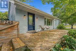 240 BENDAMERE AVENUE  Hamilton (Buchanan), ON L9C 1P5