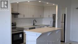#607 - 5 MASSEY SQUARE Toronto, ON M4C 5L6
