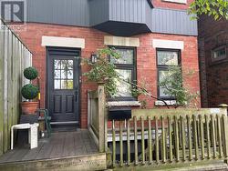 UPPER - 28 SPENCER AVENUE Toronto, ON M6K 2J6