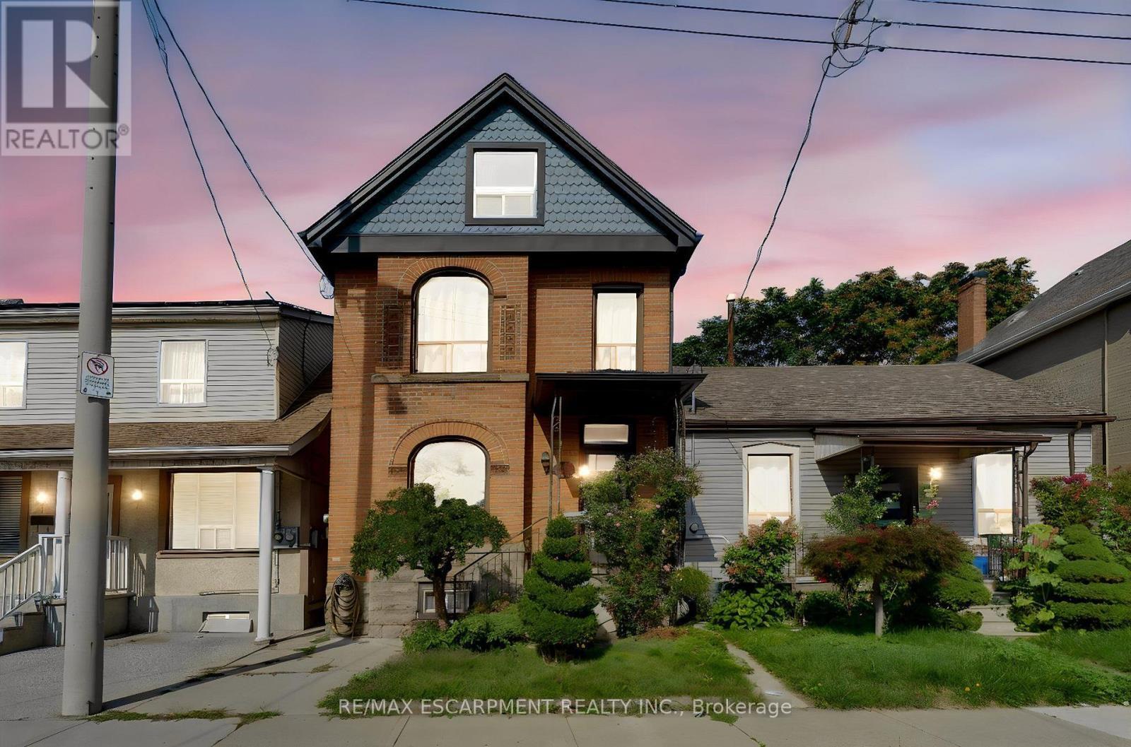 23 Oak Avenue, Hamilton, ON