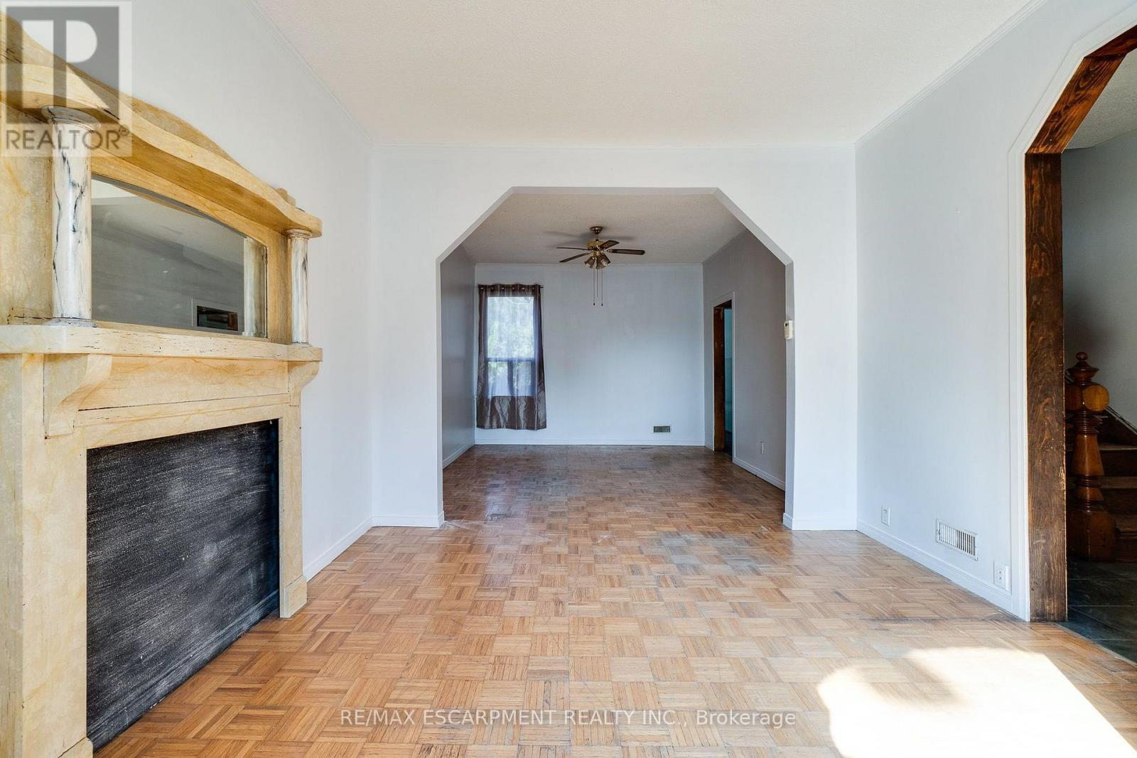 23 Oak Avenue, Hamilton, ON