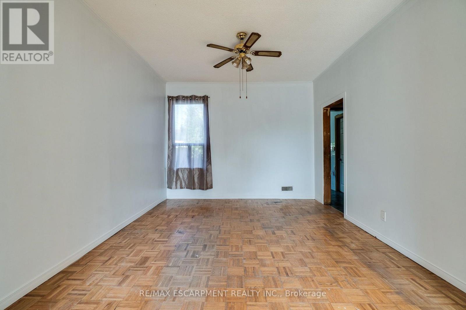 23 Oak Avenue, Hamilton, ON
