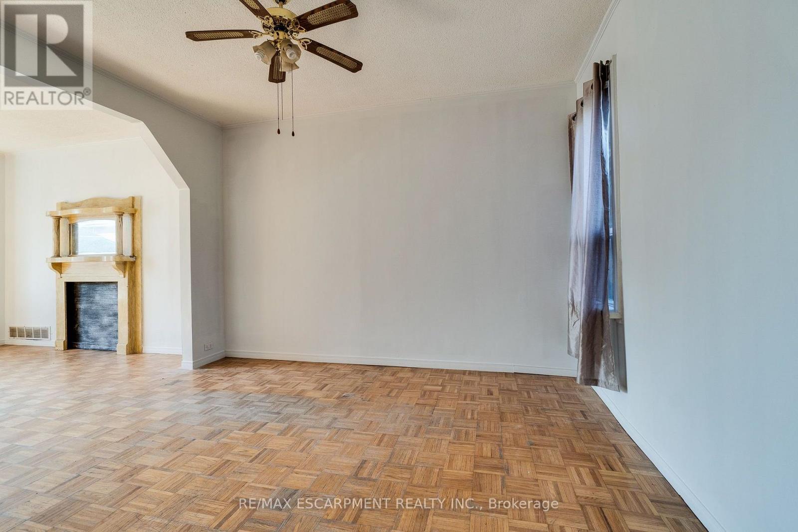 23 Oak Avenue, Hamilton, ON