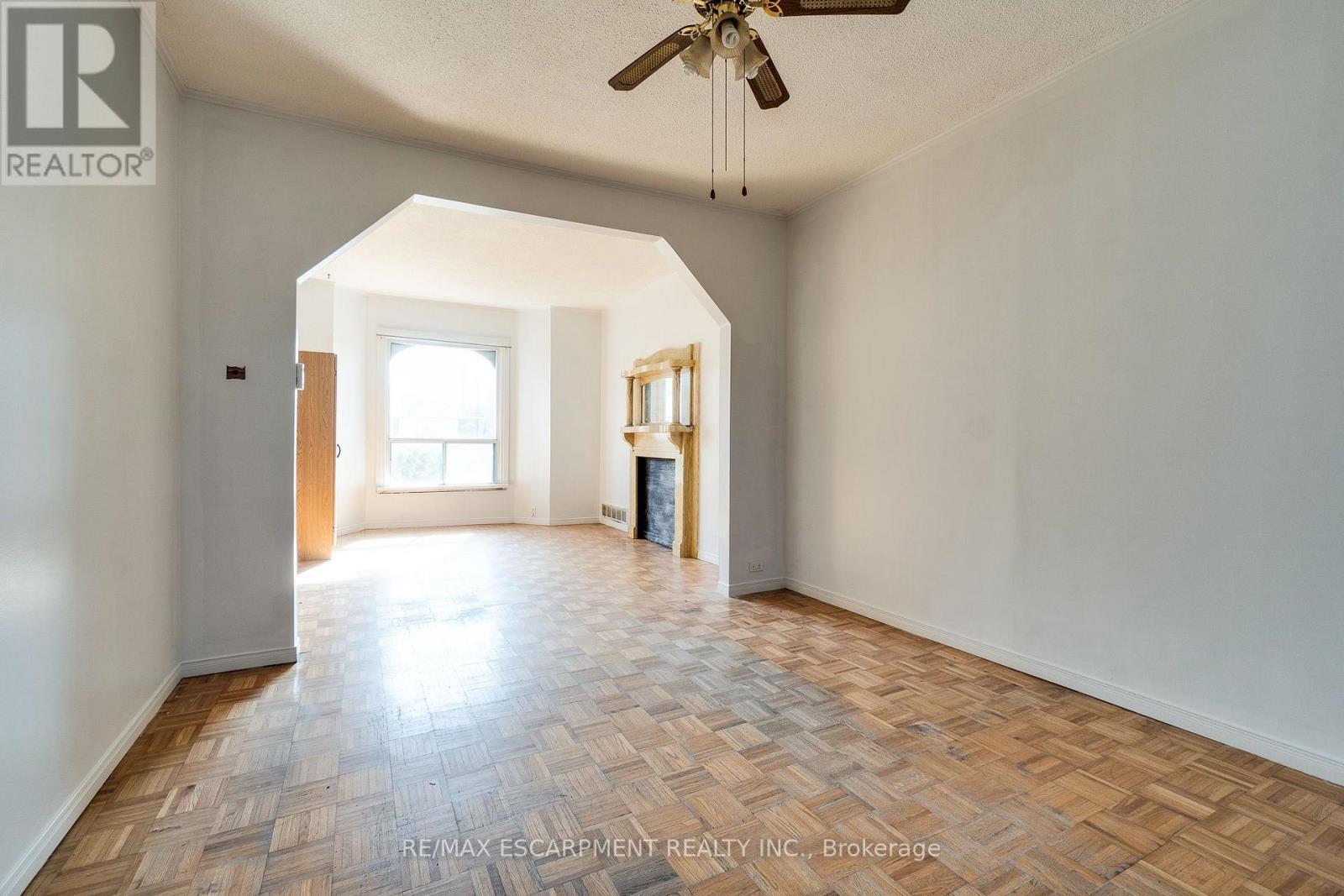 23 Oak Avenue, Hamilton, ON