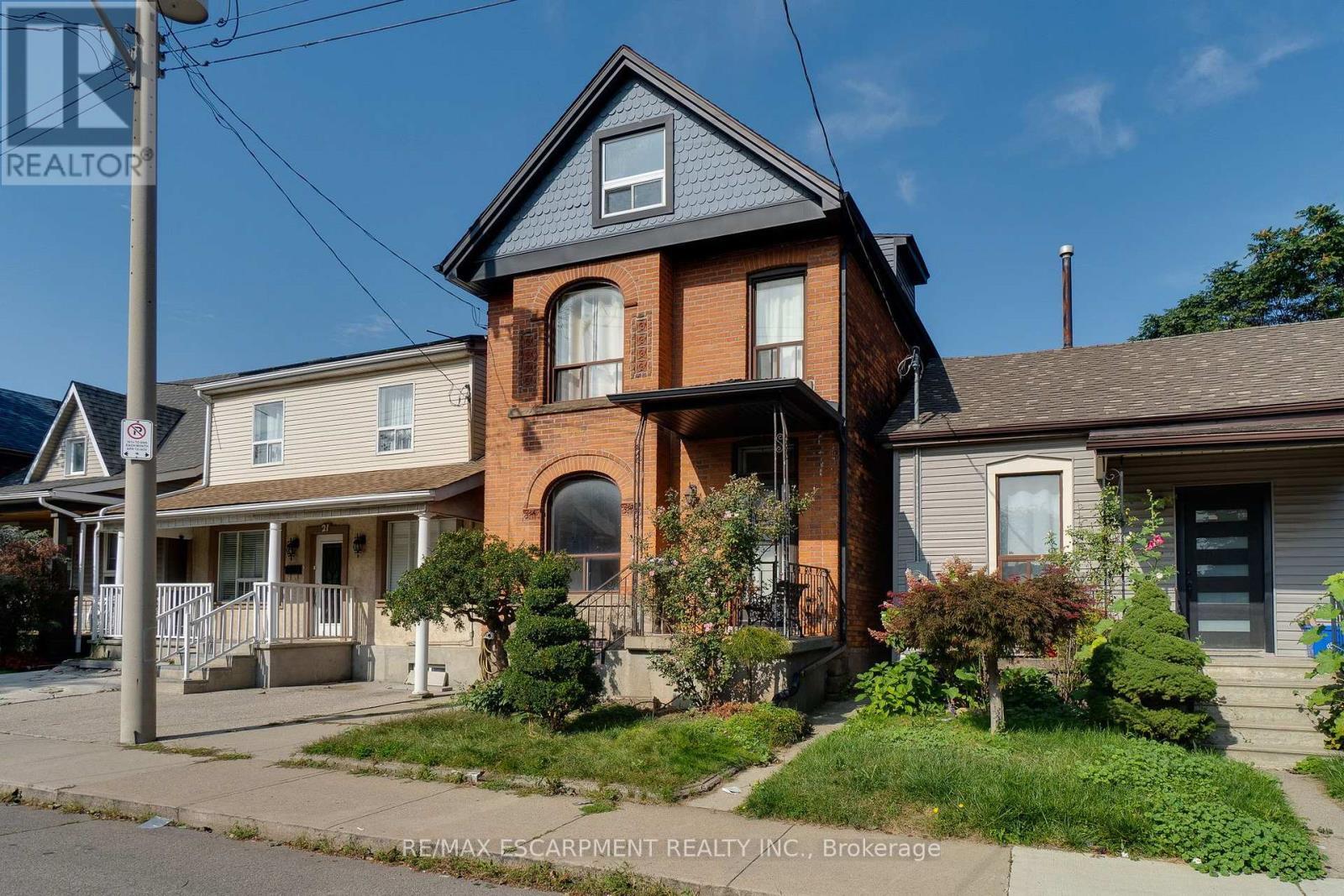 23 Oak Avenue, Hamilton, ON