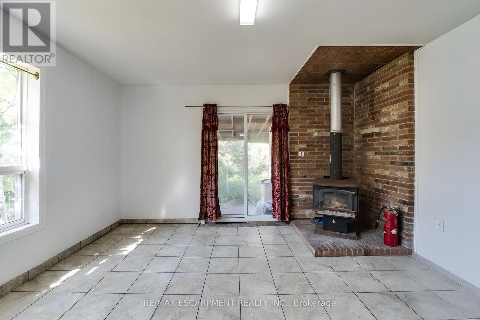 23 Oak Avenue, Hamilton, ON