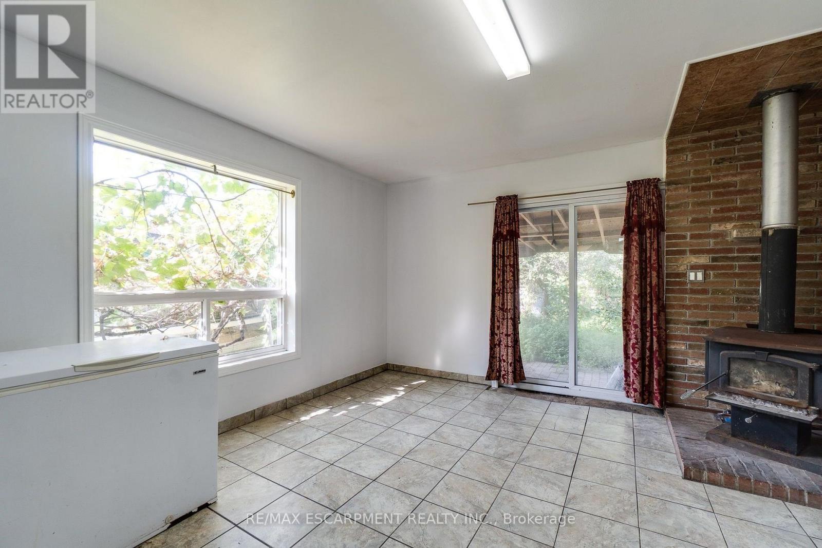 23 Oak Avenue, Hamilton, ON