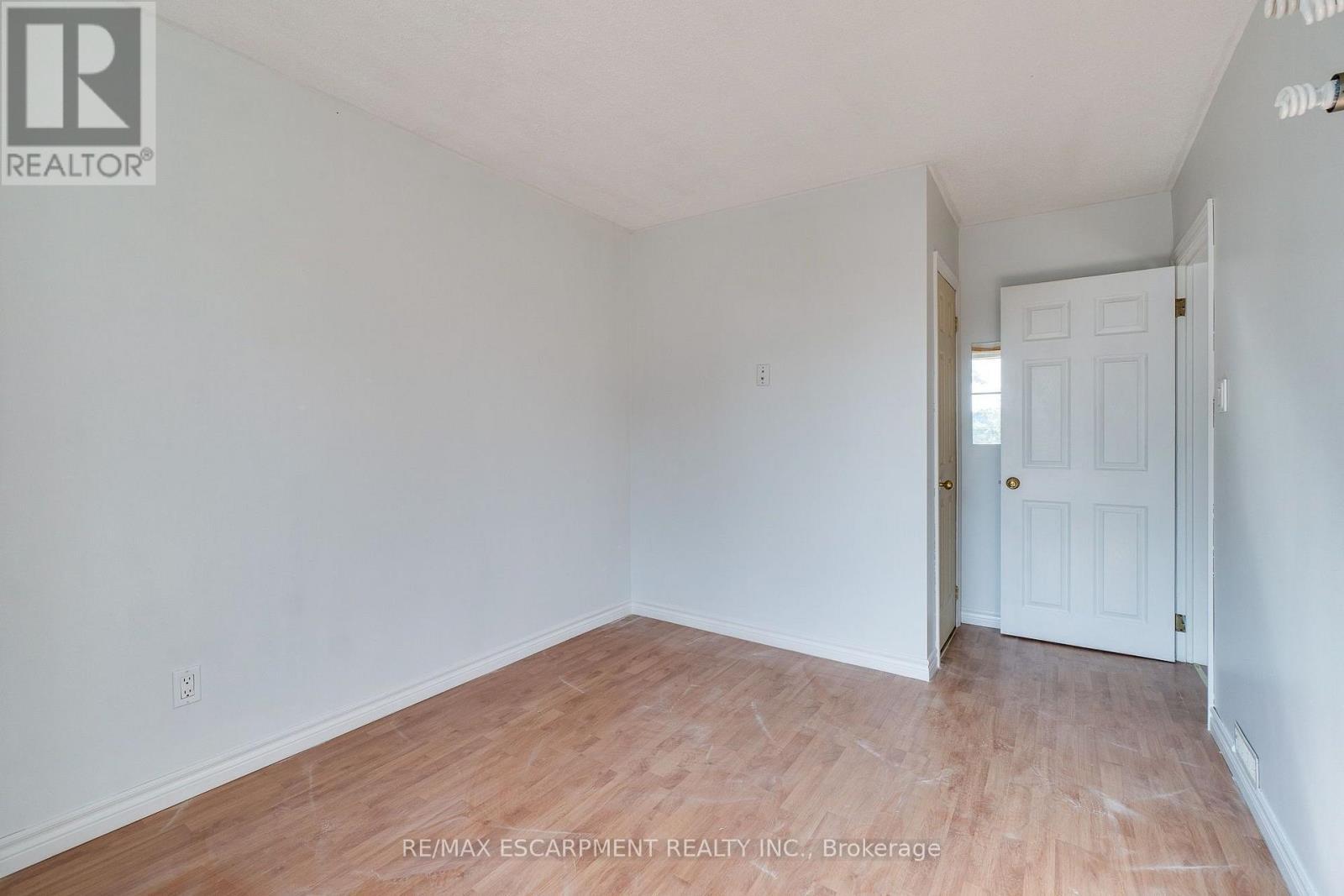23 Oak Avenue, Hamilton, ON