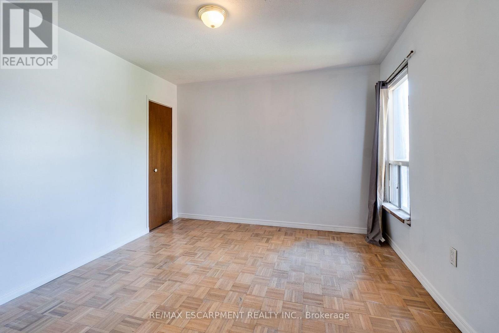 23 Oak Avenue, Hamilton, ON