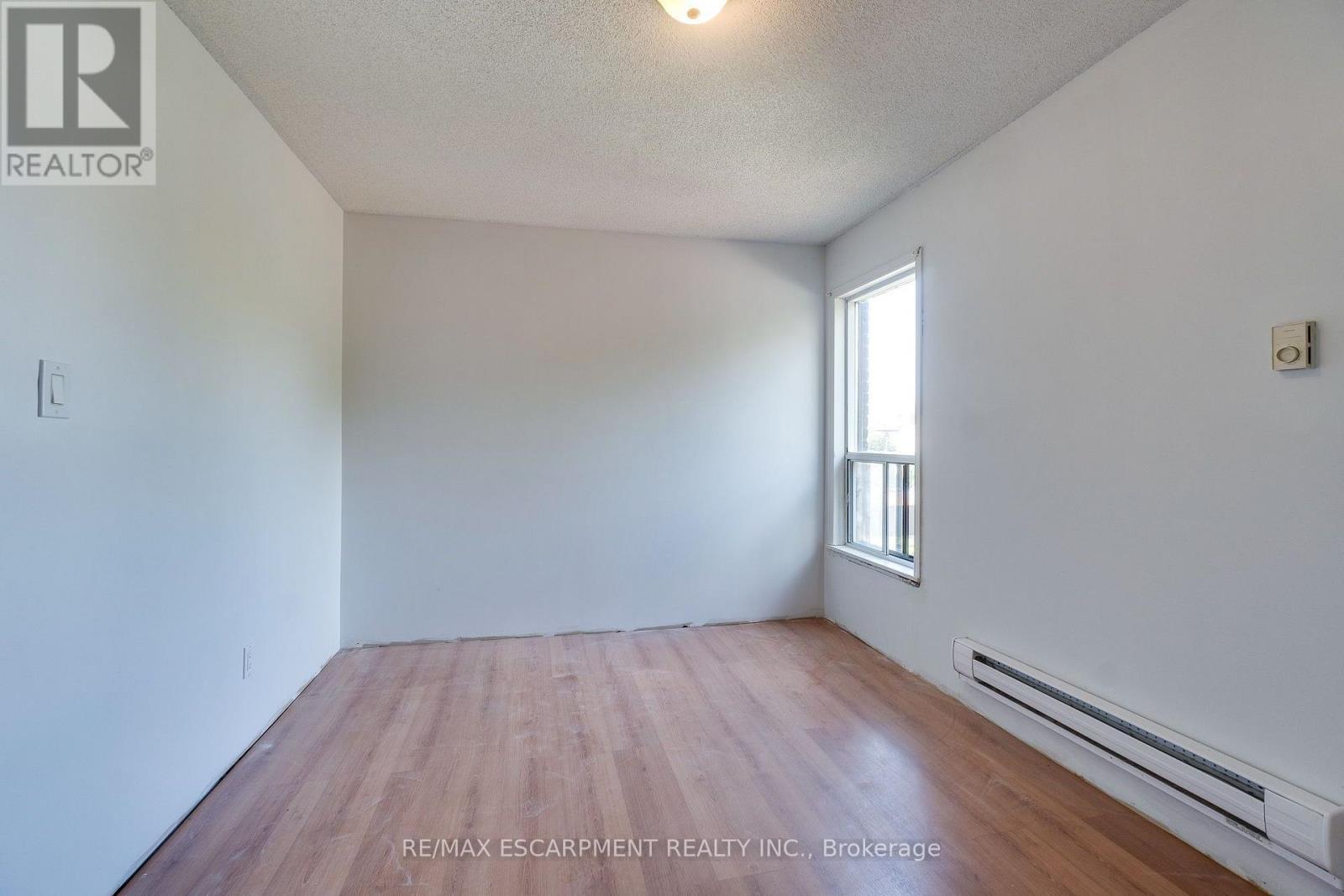 23 Oak Avenue, Hamilton, ON