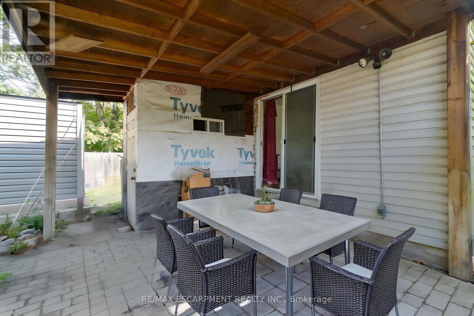 23 Oak Avenue, Hamilton, ON