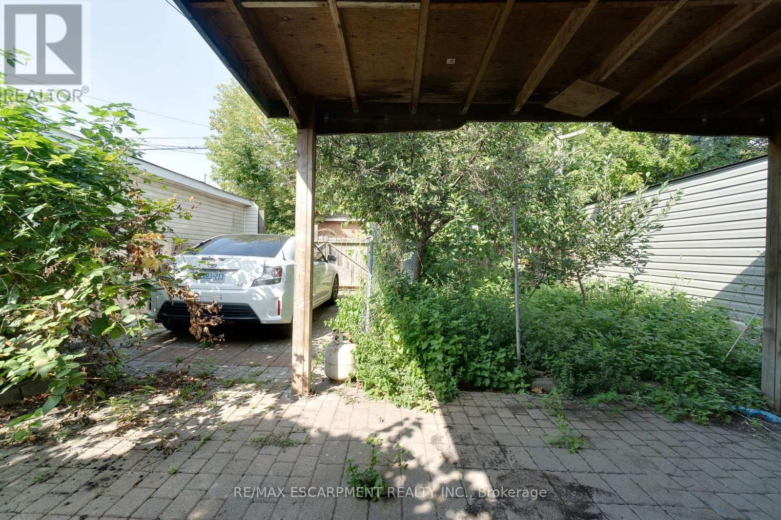 23 Oak Avenue, Hamilton, ON