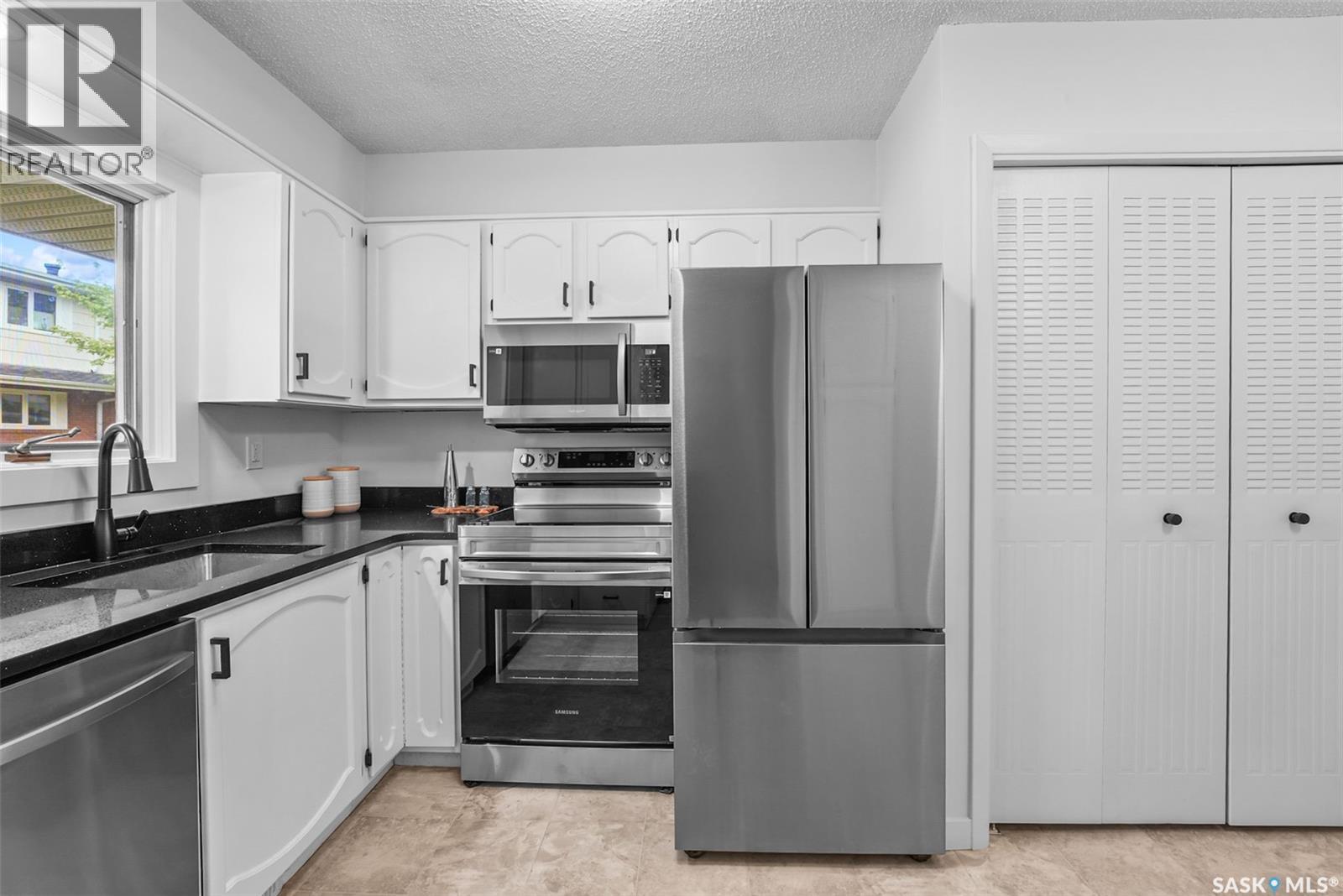 156 Plainsview Drive, Regina, SK