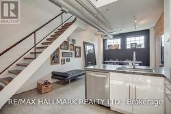 7 - 6 BARTLETT AVENUE Toronto, ON M6H 3E8