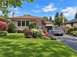 305 QUEEN MARY DRIVE Oakville, ON L6K 3L5