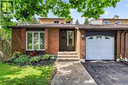 1055 AVIGNON COURT Ottawa, ON K1C 2N4