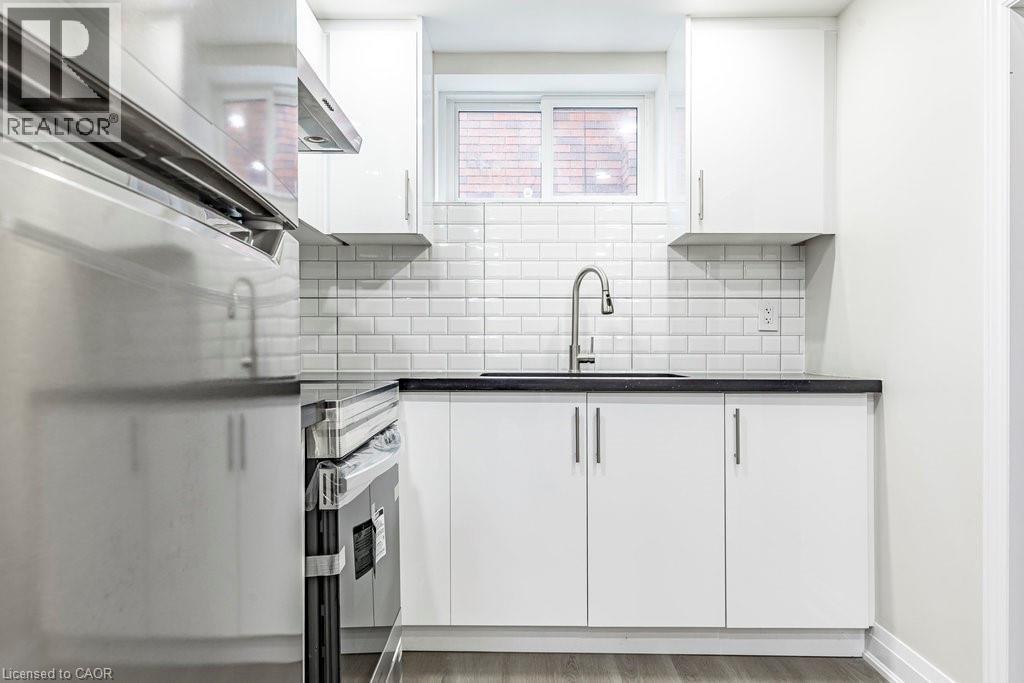 lower level kitchen - 173 West 32Nd Street, Hamilton, ON