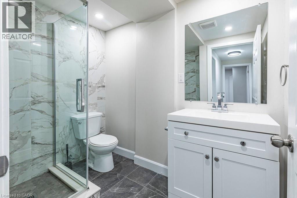 lower level bathroom - 173 West 32Nd Street, Hamilton, ON