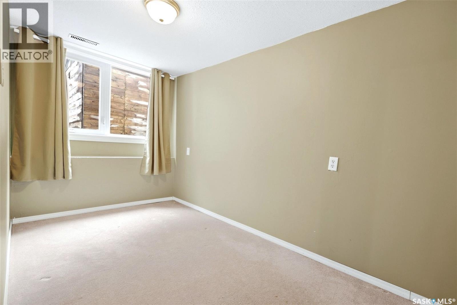 66 Leslie Place, Regina, SK
