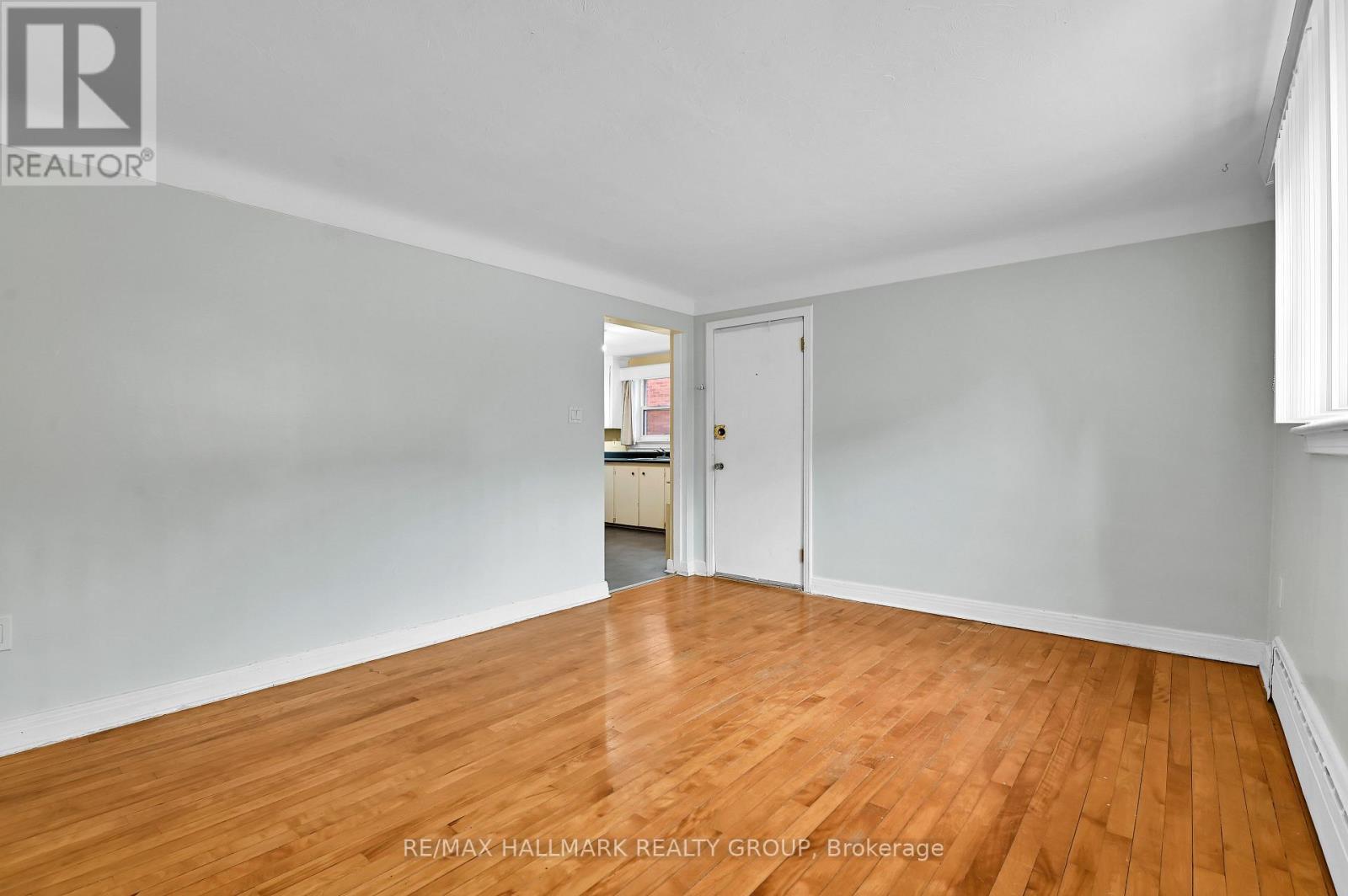 Apt 1 Lower Level - Living Room - 55 Ivy Crescent, Ottawa, ON
