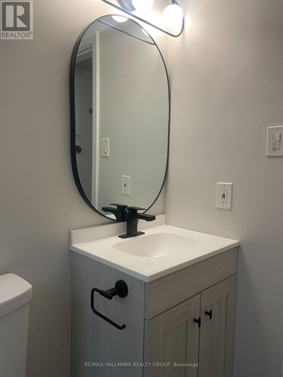 Apt 1 Lower Level - Bathroom - 55 Ivy Crescent, Ottawa, ON