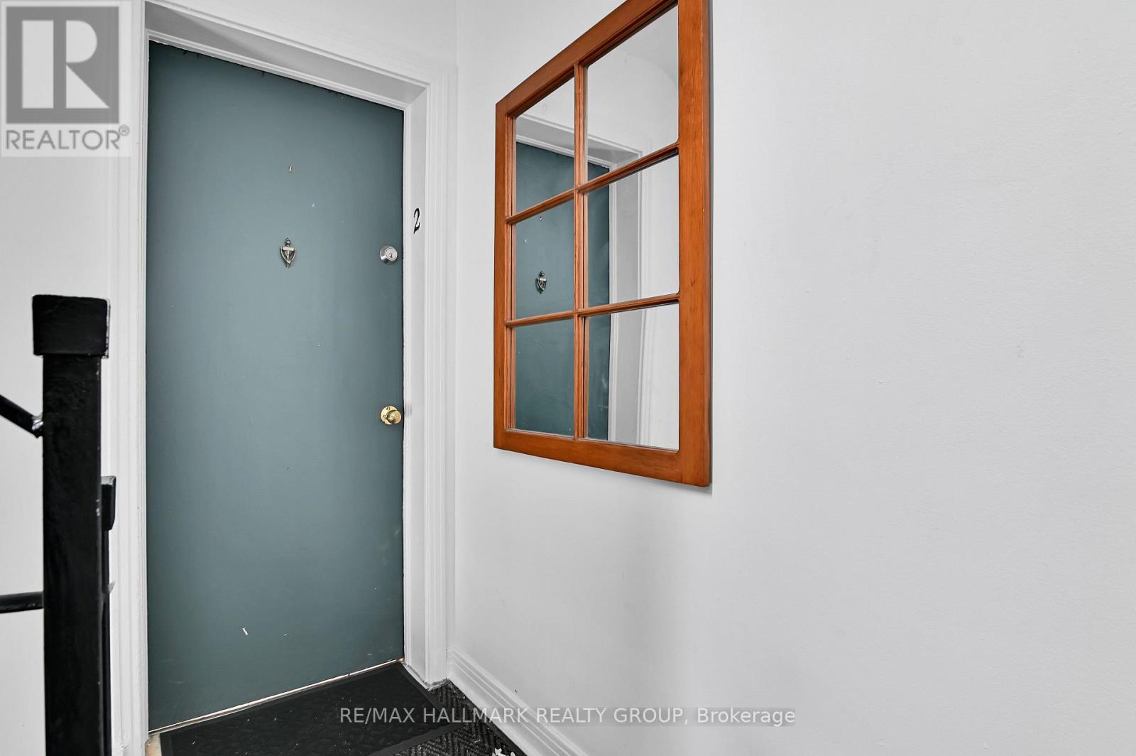 Apt 2 Main Level - Entrance - 55 Ivy Crescent, Ottawa, ON