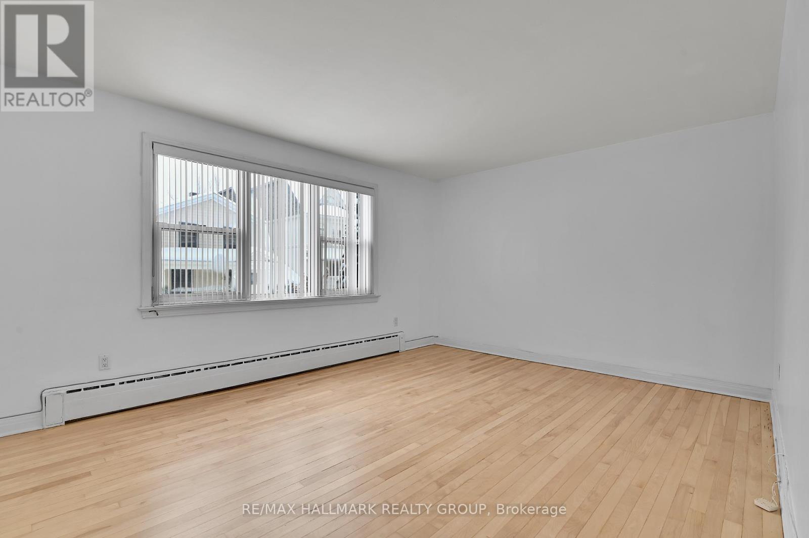 Apt 2 Main Level - Living Room - 55 Ivy Crescent, Ottawa, ON