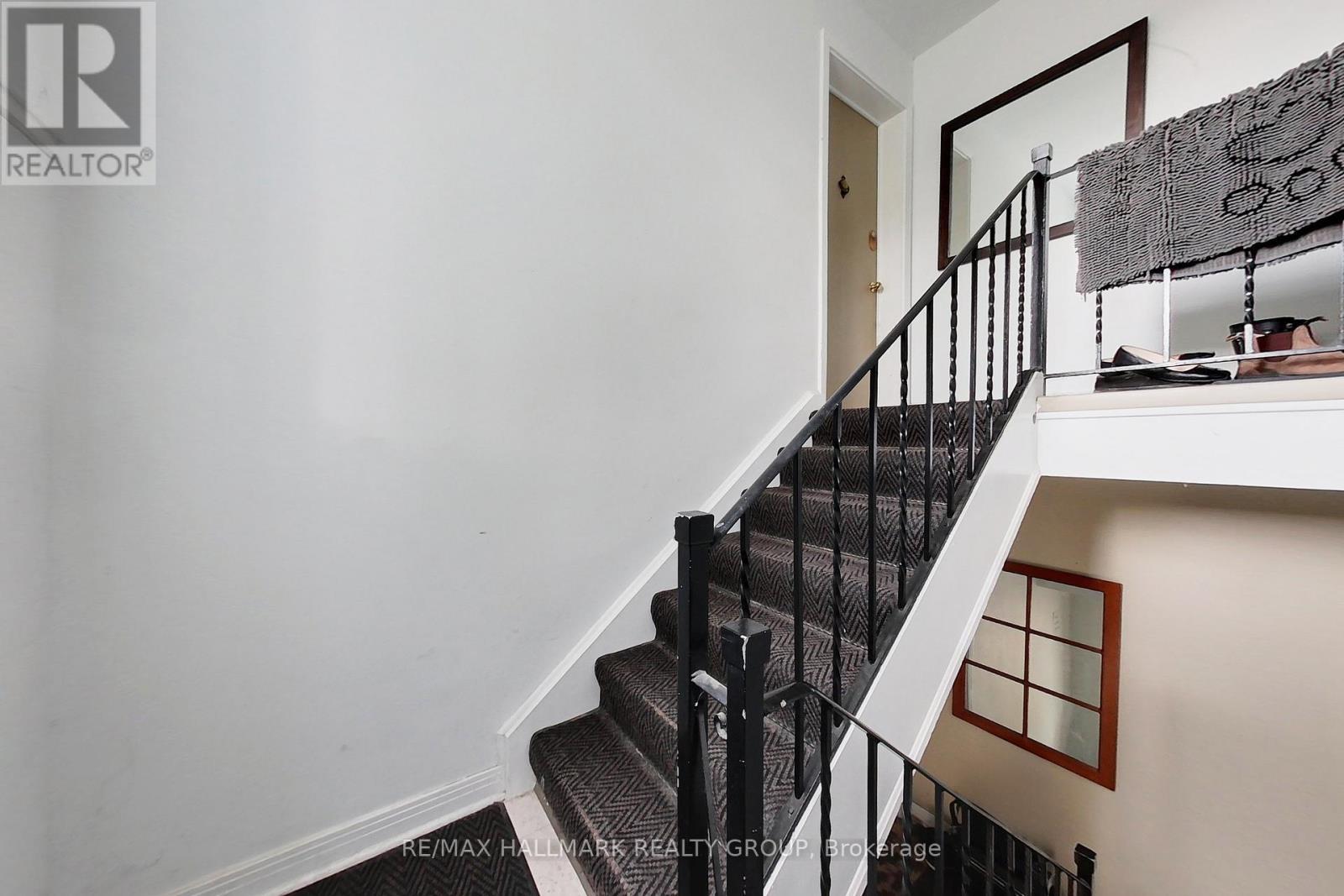 Apt 3 - 2nd Level - Entrance - 55 Ivy Crescent, Ottawa, ON