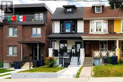 UPPER - 219 MCROBERTS AVENUE Toronto, ON M6E 4P3